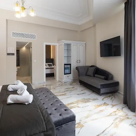 Modern Revival Luxury Tessalónica